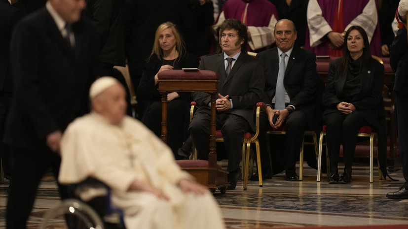 Президент Аргентины извинился перед Папой Римским, которого ранее критиковал