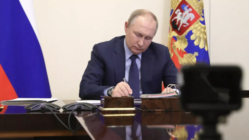 Путин подписал закон о праве регионов запрещать «наливайки»