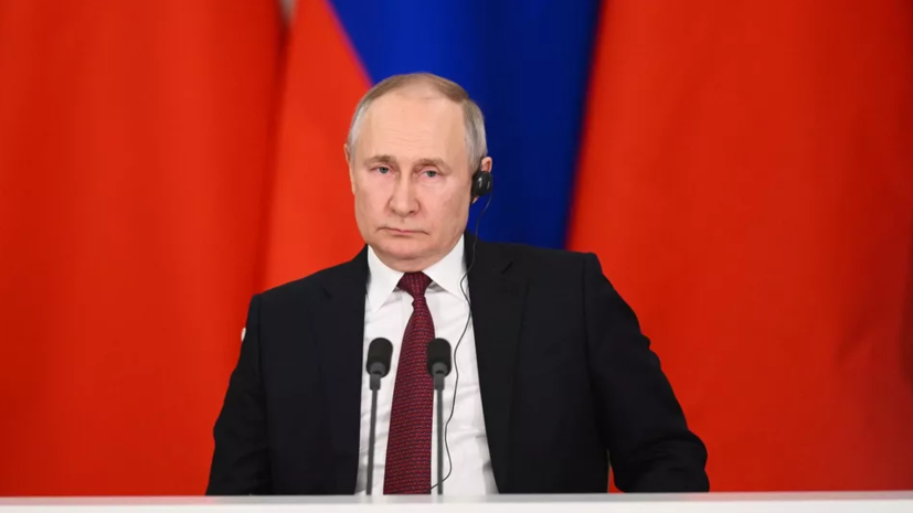 Путин: в России не должны отказывать в медпомощи людям без медстраховки
