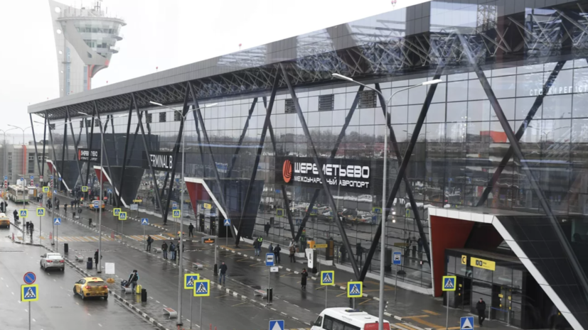Самолёт Superjet благополучно сел в Шереметьеве