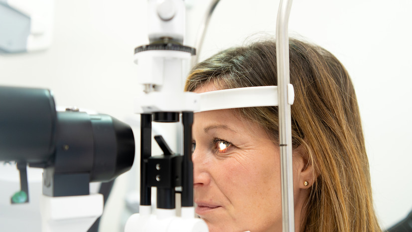 Онколог рассказал о неочевидных признаках рака глаз