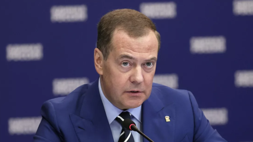 Медведев сообщил, что Россия по военной мощи не уступает ни одной стране мира