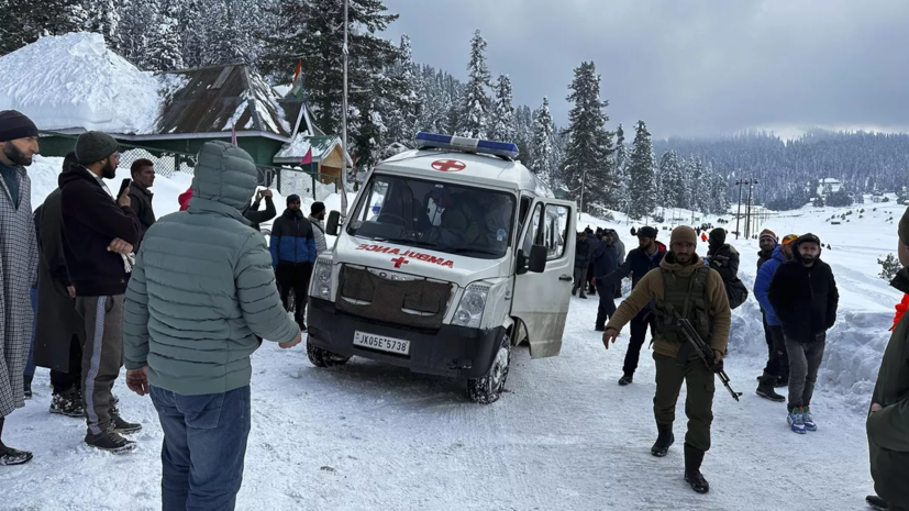 При сходе лавины на горнолыжном курорте Гульмарг в Индии погиб россиянин