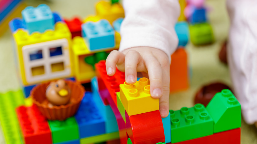В Госдуме выступили против закупок в детсады игрушек иностранного производства