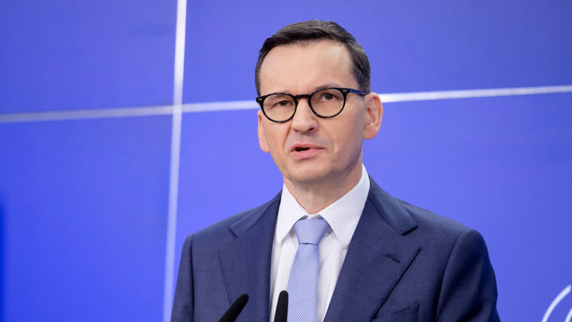 Экс-премьер Польши призвал власти ввести эмбарго на продукты с Украины