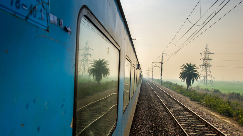 В Индии поезд с 53 вагонами проехал около 80 километров без машиниста