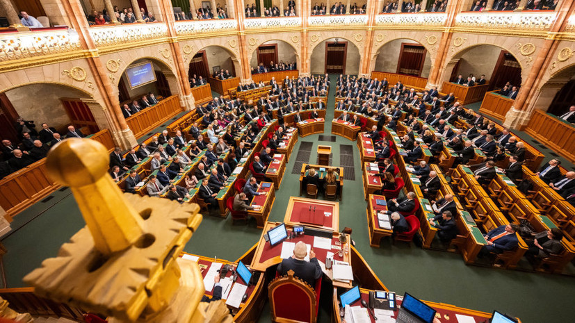 Парламент Венгрии избрал новым президентом страны Тамаша Шуйока