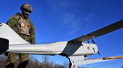 Оператор БПЛА готовит «Орлан-10» к вылету на Краснолиманском направлении в зоне проведения специальной  операции