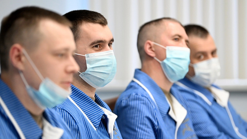Глава управления воспитательной работы СК России посетил в госпитале участников СВО