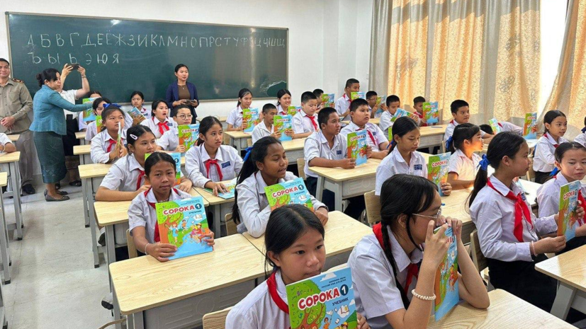 Радьков: планируем расширить количество школ с русскими классами в Лаосе