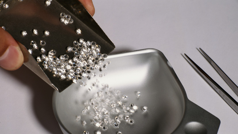 Канада ввела дополнительный запрет на импорт российских алмазов