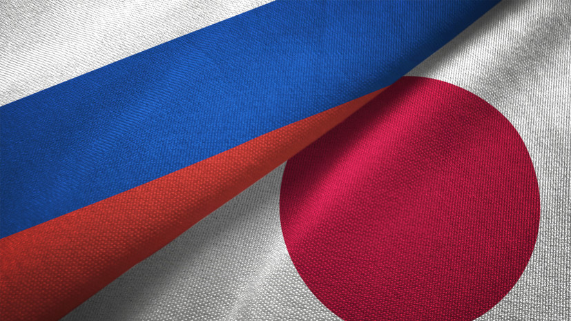 Кабмин Японии: власти следуют политике заключения мирного договора с Россией