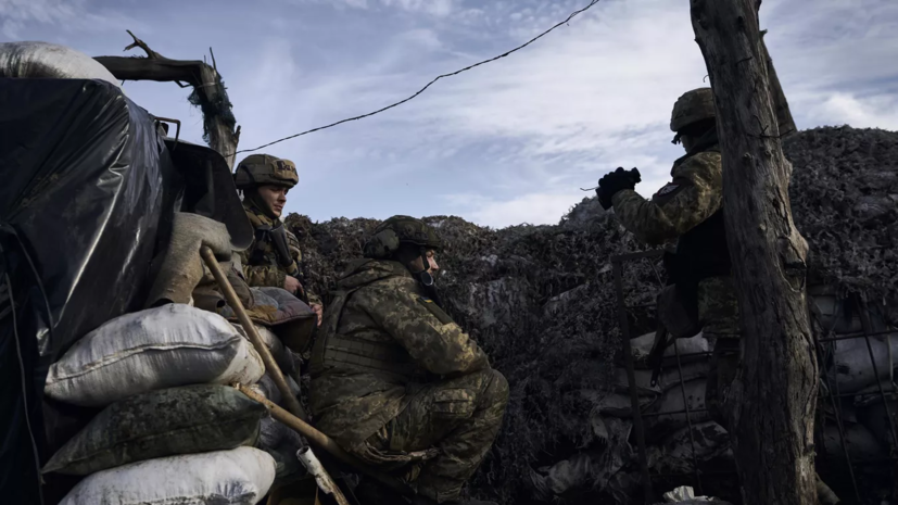 Рогов заявил, что ВСУ перебросили подразделения «Азова» в район Работина