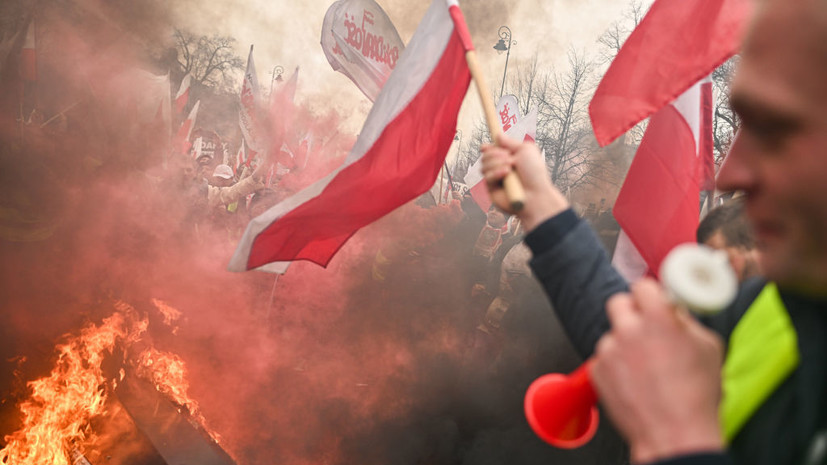 Polsat: потасовка протестующих фермеров с полицией произошла в Варшаве