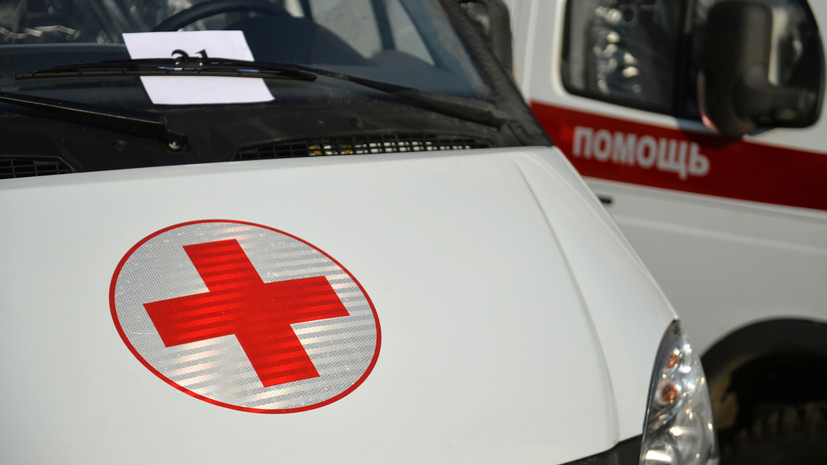 Автобус с 11 пассажирами опрокинулся в Мурманской области