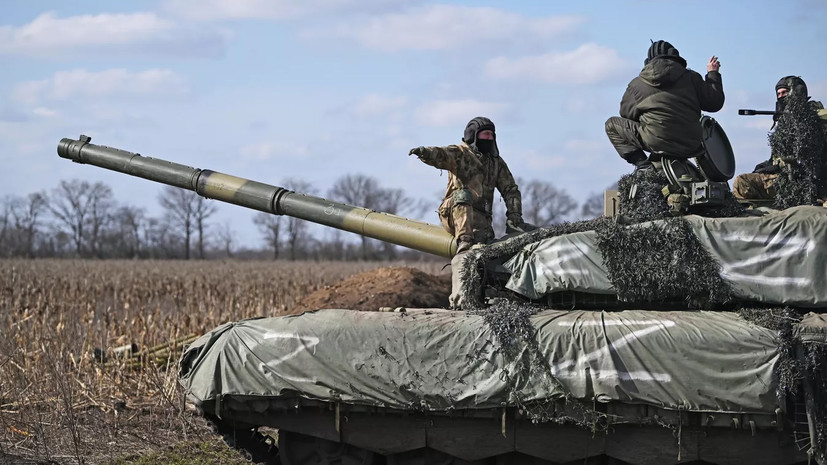 Боец ВС России рассказал RT о подготовке танкистов к боям под Новомихайловкой