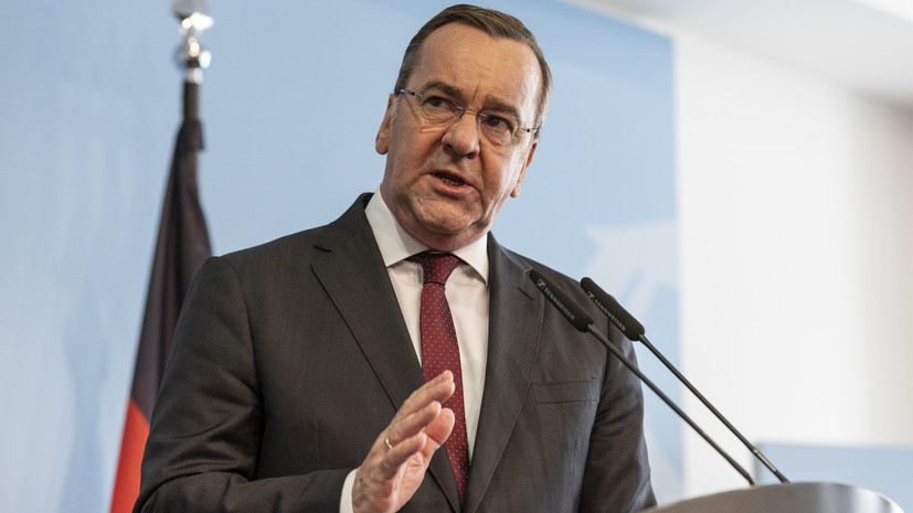 Министр обороны ФРГ призвал прекратить дискуссии об отправке войск на Украину