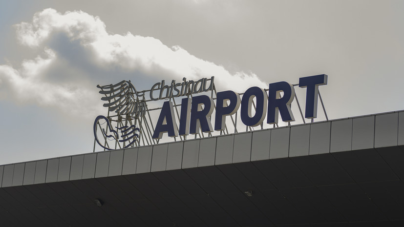 Очевидцы сообщили, что полиция запрещает вести съёмку в аэропорту Кишинёва