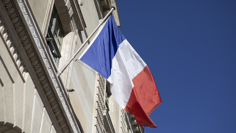 Песков назвал попытки Парижа создать коалицию нагнетанием напряжённости