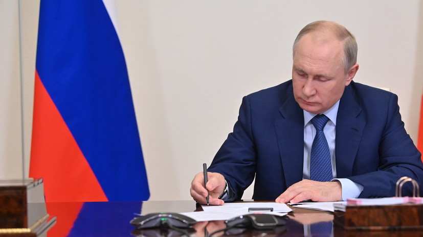 В СМИ и информационно-телекоммуникационных сетях: Путин утвердил запрет рекламы на ресурсах иноагентов