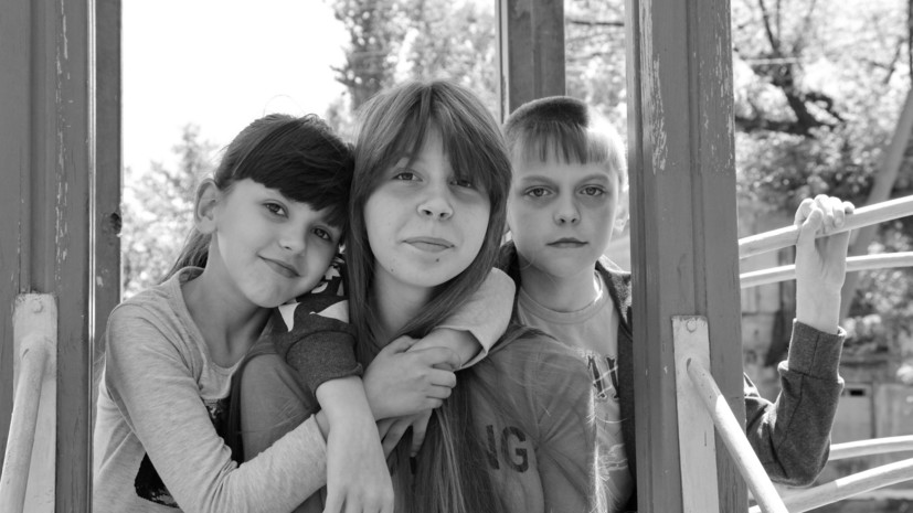 «Не помнят другой жизни»: Елена Азамова из Донбасса — о взрослении детей под обстрелами ВСУ