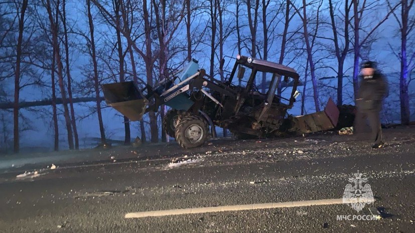 Четыре человека погибли в ДТП с трактором и автомобилем в Башкирии