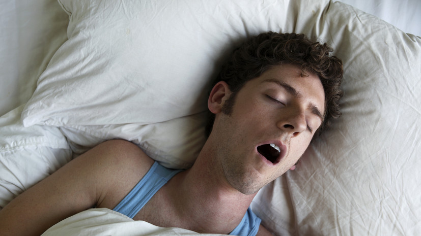 Сомнолог Царёва рассказала о возможных последствиях храпа во сне