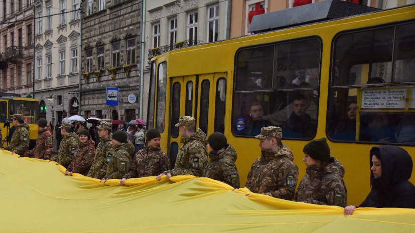 Представители военкомата во Львове силой затолкали волонтёра в автобус