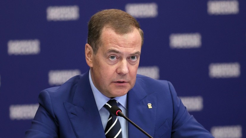 Медведев заявил о блестящей победе Путина на выборах