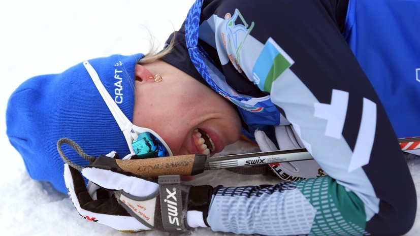Лыжницу Игнатьеву унесли на носилках после гонки на чемпионате России