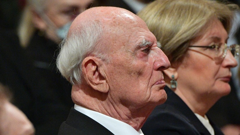 Актёр Мартон рассказал о спектакле «Вертинский. Русский Пьеро»