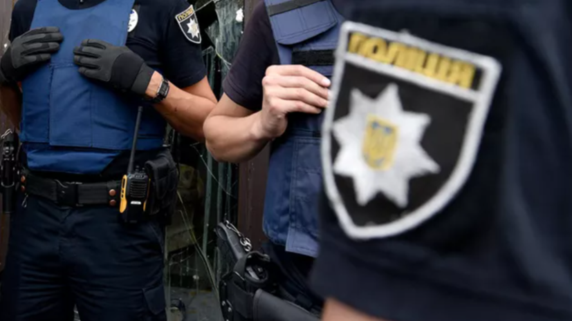 Полиция изъяла более $1,2 млн у чиновников на Украине, содействующих уклонистам