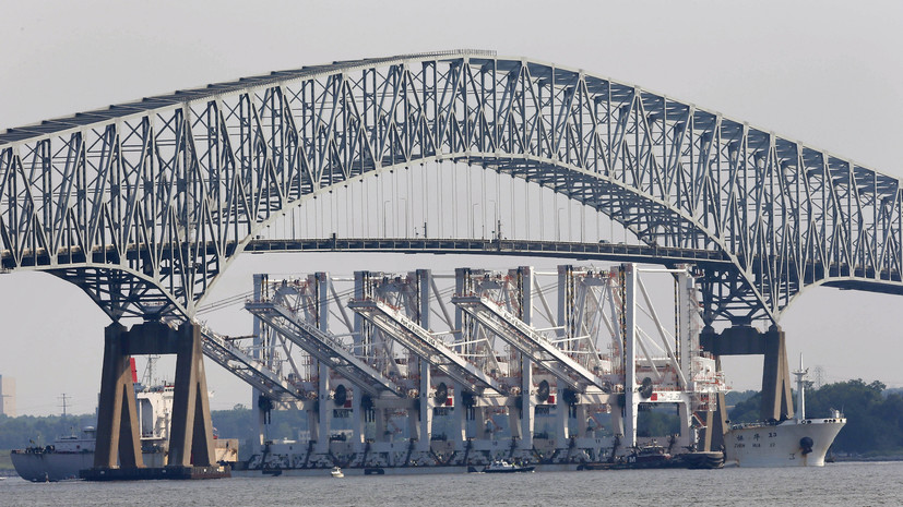 Fox: автомобильный мост обрушился в Балтиморе из-за врезавшегося судна