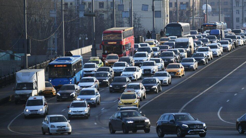 Пробки в Москве достигли семи баллов