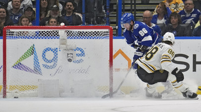 Шайба Кучерова помогла Тампе победить Бостон в НХЛ