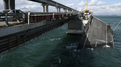 Восстановительные работы на Крымском мосту, пострадавшем из-за теракта