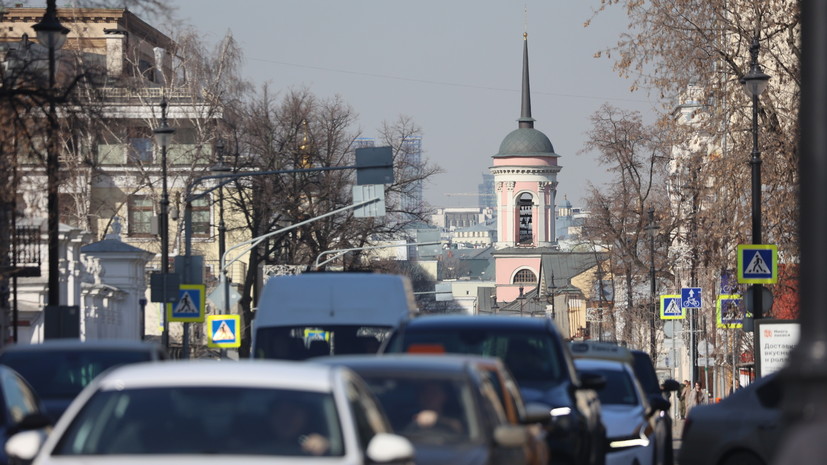 Московским автомобилистам посоветовали сменить зимнюю резину на летнюю
