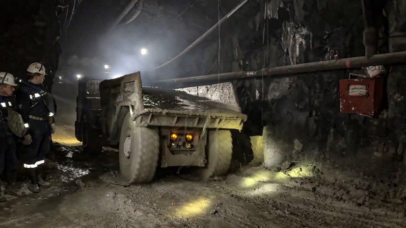 Двух сотрудников приамурского Ростехнадзора задержали после обрушения на шахте