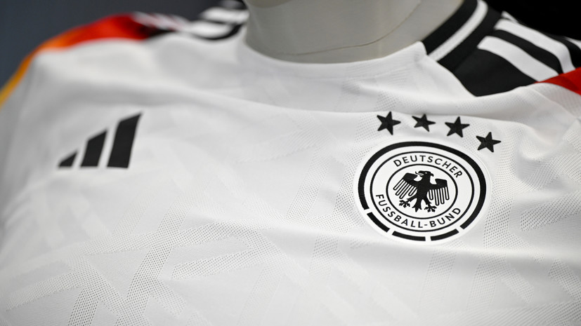 Adidas запретит 44-й номер на форме Германии из-за схожести с нацистским символом