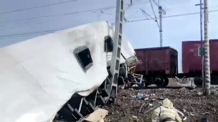 Губернатор Евраев: диспетчер переезда, где произошло ДТП с поездом, был пьян