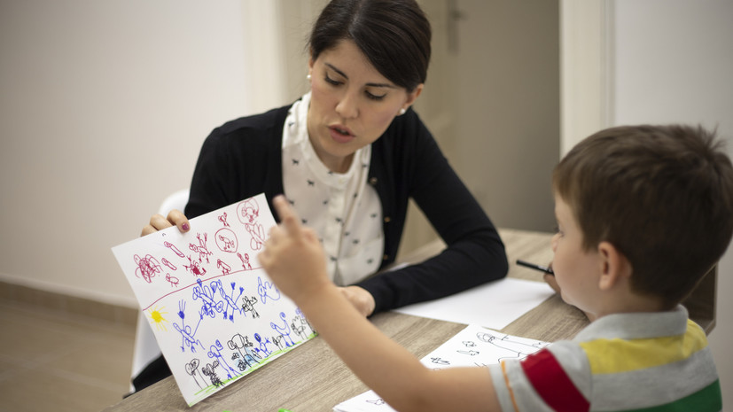 Невролог Довбня: диагноз аутизм ставят детям после полутора лет