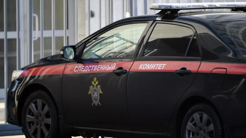 СК: троих мужчин обвинили в избиении человека до смерти в центре Луганска