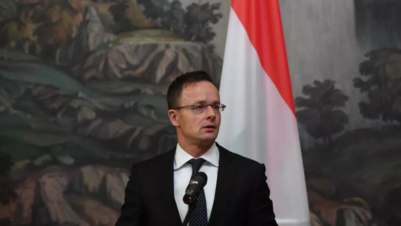 Сийярто: Венгрия сохранит запрет на импорт зерна с Украины