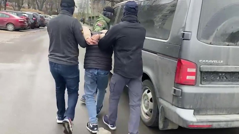 Переводили деньги и участвовали в вербовке: в ФСБ заявили о задержании ещё трёх пособников террористов в «Крокусе»