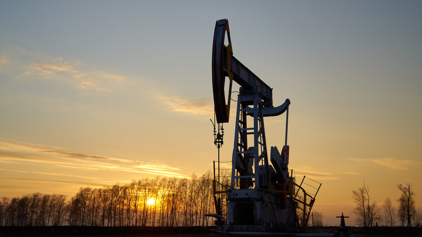 Аналитик: в ближайшее время цена на нефть будет колебаться вокруг $90 за баррель
