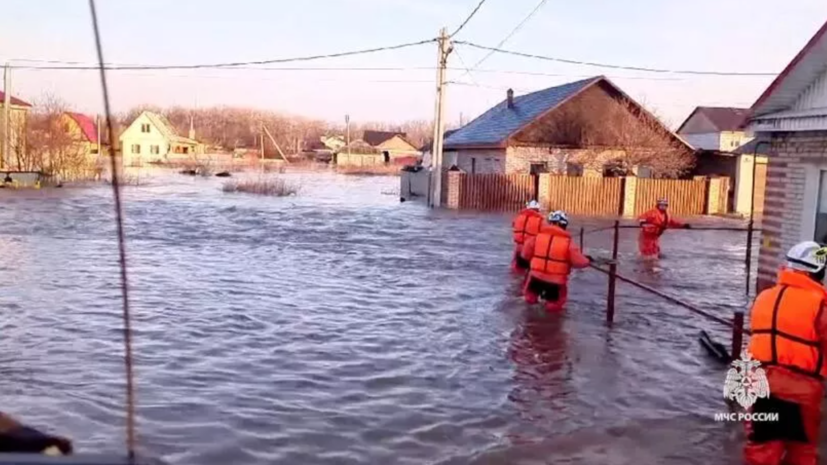 Мэр Салмин: уровень воды в подтопленном Оренбурге в ближайшие дни будет расти