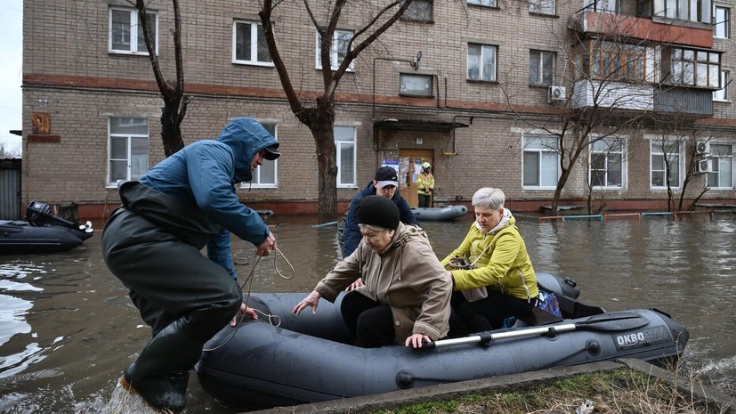 МЧС: более 2 тысяч человек эвакуированы из затопленных районов Орска