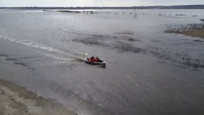 Мэрия Оренбурга: уровень воды в реке Урал за сутки вырос на 16 см, до 872 см