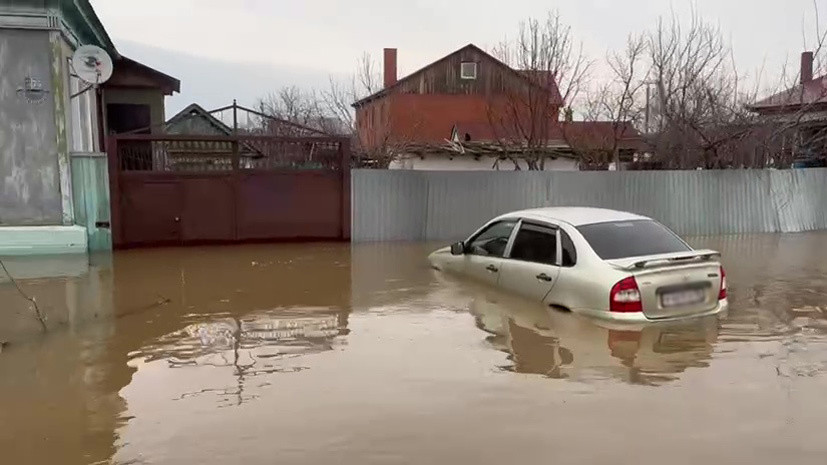 Более 1,5 тысячи домов подтоплено в Оренбурге, рост за сутки — на 188