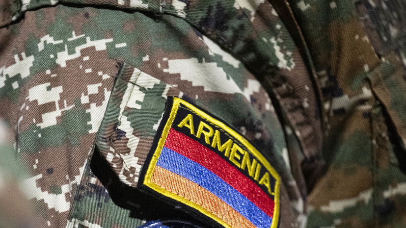 В Армении предложили военным заменить восклицание «Ура!» на «Да здравствует!»